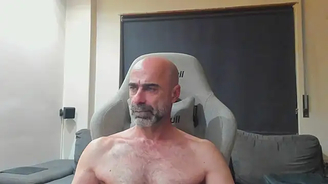 Snapshot of Bicopflirt chatting on October 23, 11:46 pm Bicopflirt online show from October 23, 11:46 pm