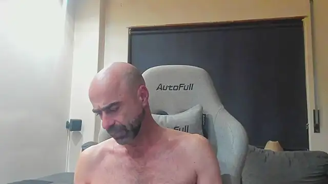 Snapshot of Bicopflirt chatting on October 29, 1:08 am Bicopflirt online show from October 29, 1:08 am