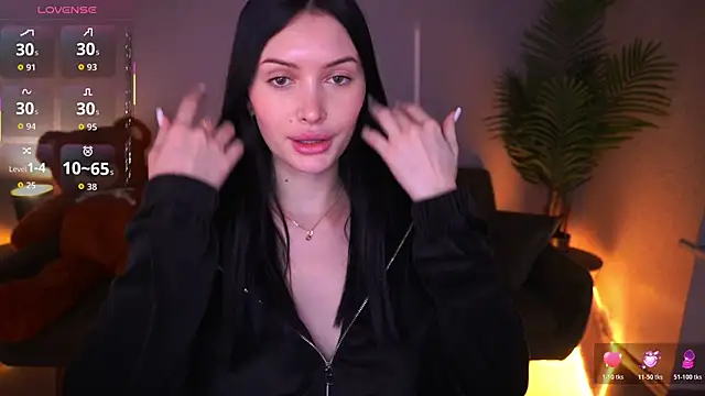 Snapshot of MilaSecrett chatting on December 14, 2:22 pm MilaSecrett online show from December 14, 2:22 pm