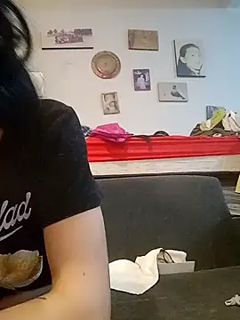 Snapshot of gala2 chatting on February 14, 1:13 am gala2 online show from February 14, 1:13 am