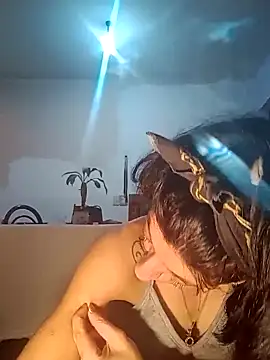 Snapshot of gala2 chatting on February 23, 2:29 am gala2 online show from February 23, 2:29 am