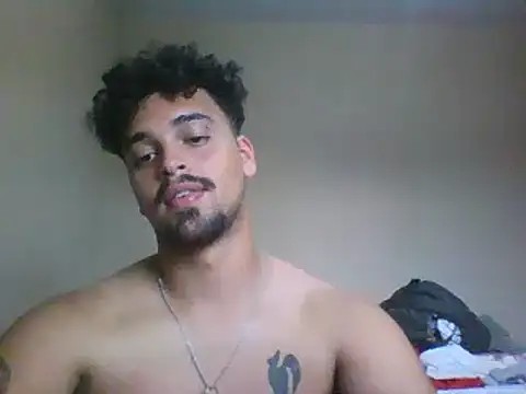 Snapshot of Xcumshot33 chatting on December 2, 8:22 pm Xcumshot33 online show from December 2, 8:22 pm