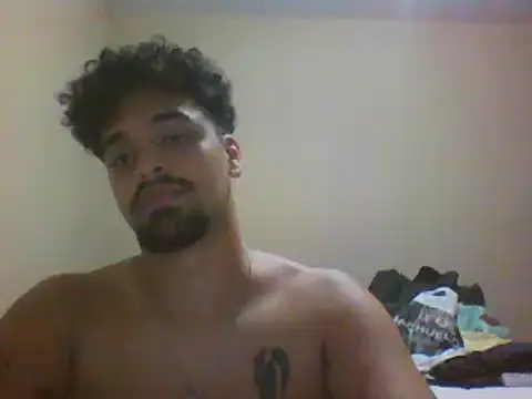 Snapshot of Xcumshot33 chatting on December 18, 1:59 am Xcumshot33 online show from December 18, 1:59 am