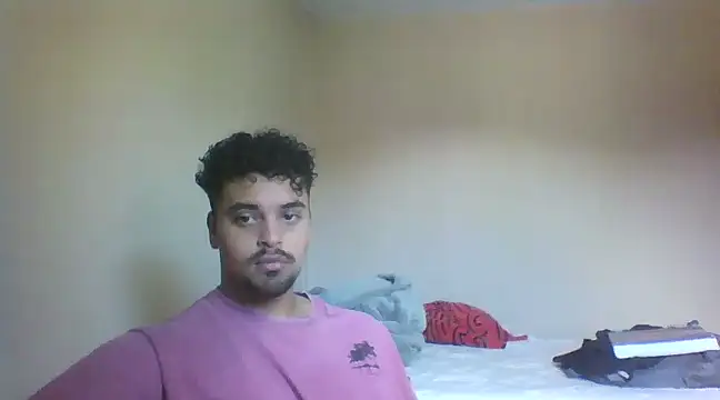 Snapshot of Xcumshot33 chatting on February 13, 1:05 pm Xcumshot33 online show from February 13, 1:05 pm