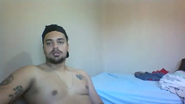 Snapshot of Xcumshot33 chatting on October 1, 1:50 pm Xcumshot33 online show from October 1, 1:50 pm