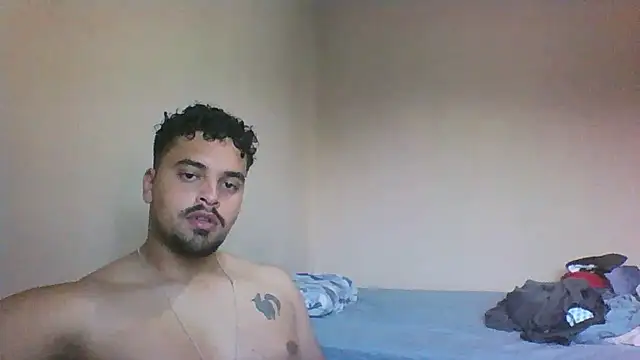 Snapshot of Xcumshot33 chatting on October 17, 8:00 pm Xcumshot33 online show from October 17, 8:00 pm