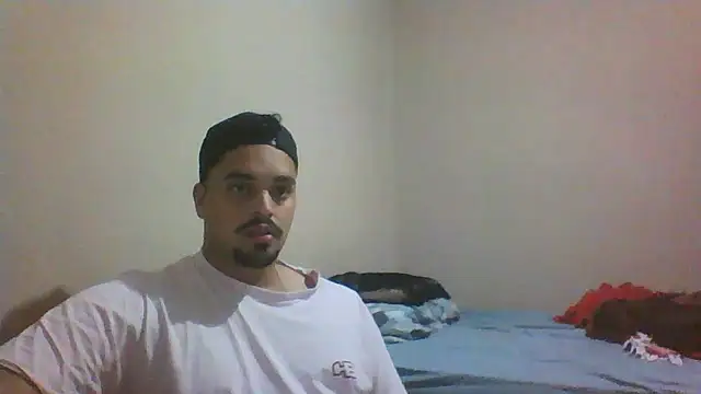 Snapshot of Xcumshot33 chatting on October 21, 3:29 am Xcumshot33 online show from October 21, 3:29 am