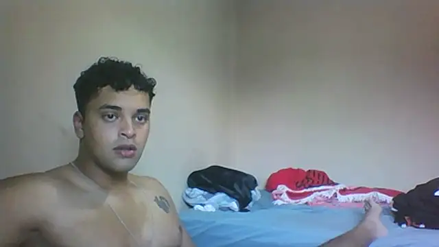 Snapshot of Xcumshot33 chatting on November 28, 8:00 pm Xcumshot33 online show from November 28, 8:00 pm