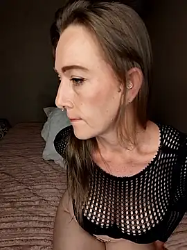 Snapshot of Deviant_Desires_xx chatting on November 16, 7:41 pm Deviant Desires xx online show from November 16, 7:41 pm