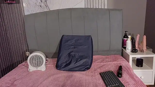 Danielaa a online show from October 28, 12:03 am