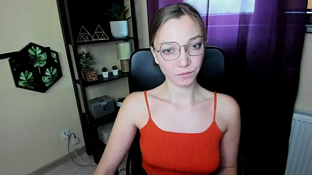 EmillyPlay online show from March 21, 10:17 am