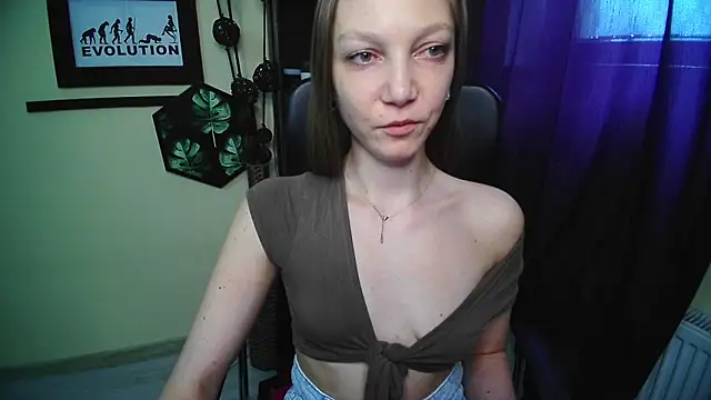 EmillyPlay online show from May 19, 12:44 pm