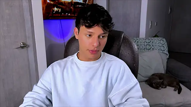 Snapshot of Alexxblue chatting on February 18, 8:36 pm Alexxblue online show from February 18, 8:36 pm