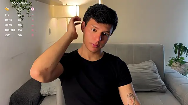 Snapshot of Alexxblue chatting on November 14, 7:01 pm Alexxblue online show from November 14, 7:01 pm