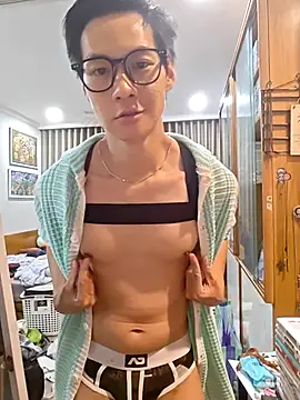 Snapshot of horny_slavedog chatting on November 15, 10:56 am horny slavedog online show from November 15, 10:56 am