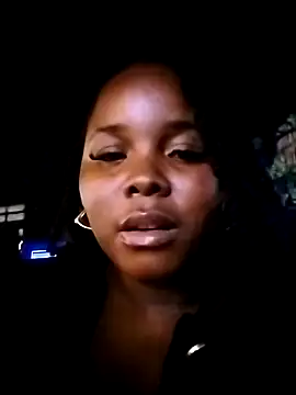 Snapshot of Nomhle113 chatting on December 1, 8:25 pm Nomhle113 online show from December 1, 8:25 pm