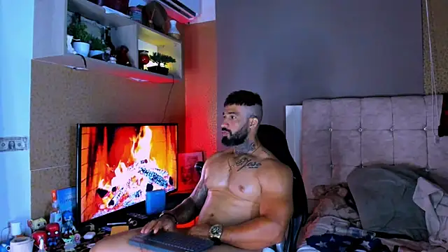 Snapshot of naugthy_dominant chatting on December 6, 7:32 am naugthy dominant online show from December 6, 7:32 am