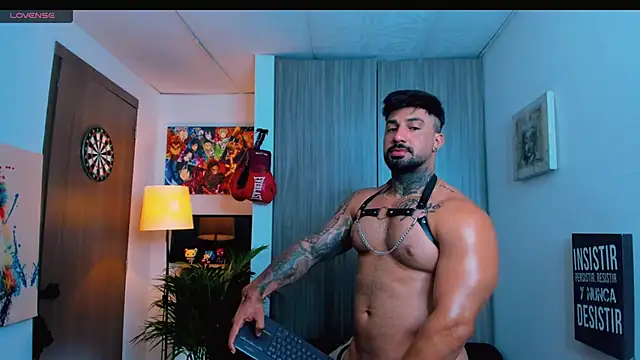 Snapshot of naugthy_dominant chatting on November 13, 3:55 pm naugthy dominant online show from November 13, 3:55 pm