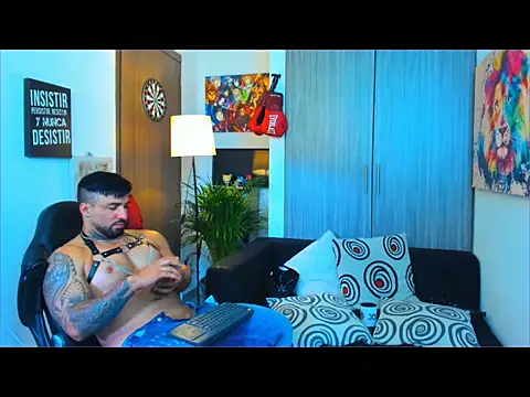 Snapshot of naugthy_dominant chatting on November 22, 2:16 pm naugthy dominant online show from November 22, 2:16 pm