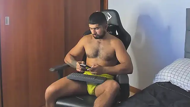 Snapshot of ethaanjones chatting on September 17, 8:10 pm ethaanjones online show from September 17, 8:10 pm