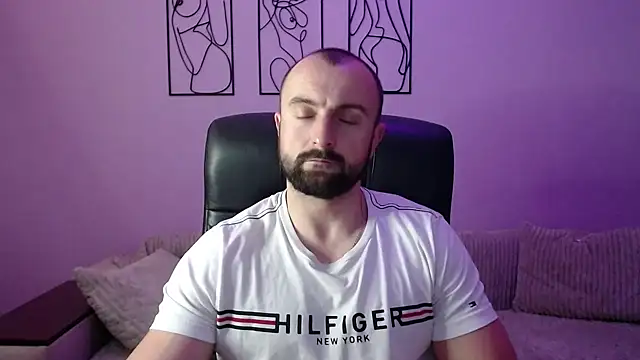 brindlefly6969 online show from November 3, 11:44 am