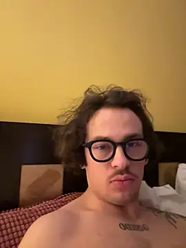 Snapshot of hardmecl chatting on January 16, 11:31 pm hardmecl online show from January 16, 11:31 pm