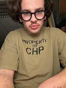 Snapshot of hardmecl chatting on February 18, 9:55 pm hardmecl online show from February 18, 9:55 pm