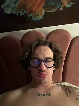 Snapshot of hardmecl chatting on March 21, 12:15 am hardmecl online show from March 21, 12:15 am