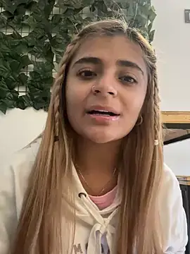 Snapshot of pamell_col chatting on December 12, 10:09 pm pamell col online show from December 12, 10:09 pm