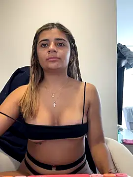 Snapshot of pamell_col chatting on October 3, 3:09 pm pamell col online show from October 3, 3:09 pm