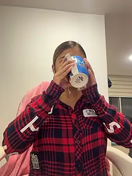 pamell col online show from January 11, 12:04 am