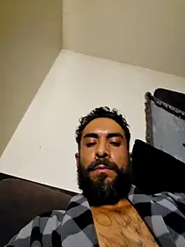 Snapshot of Forbidden_daddy chatting on December 3, 9:33 am Forbidden daddy online show from December 3, 9:33 am