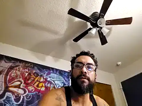 Snapshot of Forbidden_daddy chatting on December 12, 8:57 am Forbidden daddy online show from December 12, 8:57 am