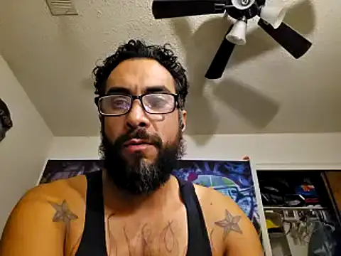 Snapshot of Forbidden_daddy chatting on December 16, 8:20 am Forbidden daddy online show from December 16, 8:20 am