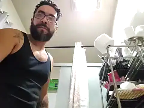 Snapshot of Forbidden_daddy chatting on January 19, 12:28 am Forbidden daddy online show from January 19, 12:28 am