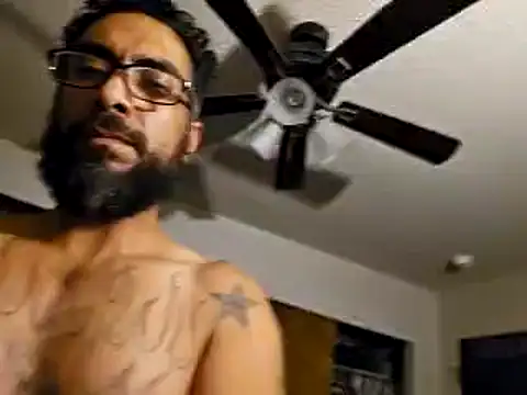 Snapshot of Forbidden_daddy chatting on February 8, 8:42 am Forbidden daddy online show from February 8, 8:42 am