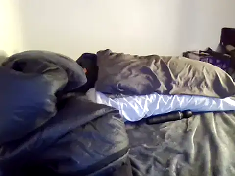 Snapshot of Iliketocooksquirt25 chatting on February 11, 10:04 am Iliketocooksquirt25 online show from February 11, 10:04 am