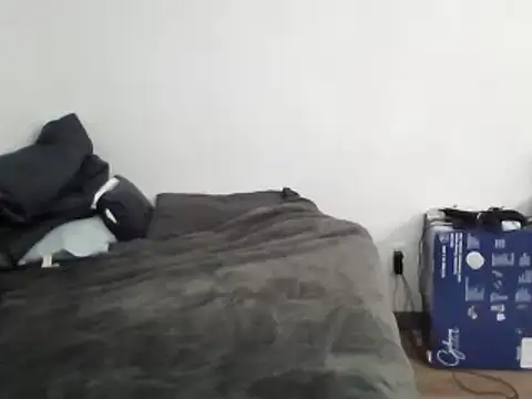 Snapshot of Iliketocooksquirt25 chatting on February 17, 6:26 pm Iliketocooksquirt25 online show from February 17, 6:26 pm