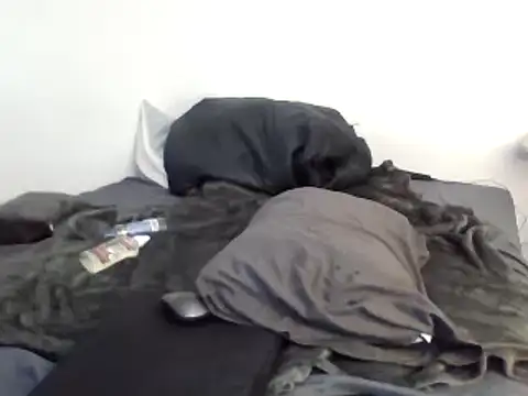 Snapshot of Iliketocooksquirt25 chatting on March 6, 6:26 pm Iliketocooksquirt25 online show from March 6, 6:26 pm