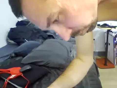 Snapshot of Iliketocooksquirt25 chatting on March 9, 8:40 am Iliketocooksquirt25 online show from March 9, 8:40 am