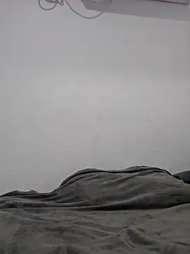 Snapshot of Iliketocooksquirt25 chatting on September 9, 3:17 am Iliketocooksquirt25 online show from September 9, 3:17 am