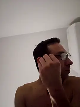 Snapshot of Iliketocooksquirt25 chatting on October 15, 3:39 am Iliketocooksquirt25 online show from October 15, 3:39 am