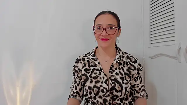 Jessica Herrera  online show from July 10, 1:14 pm