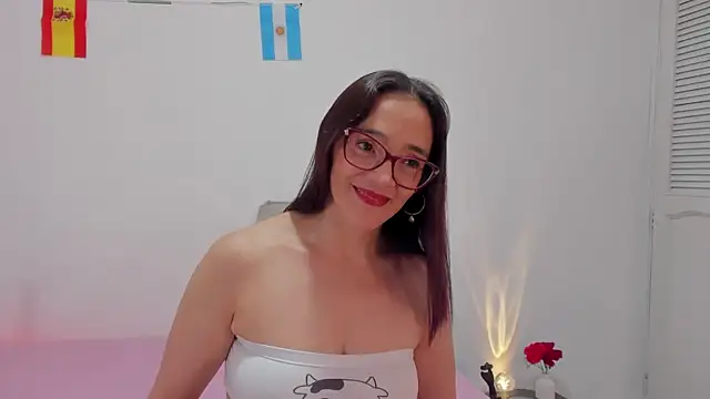 Jessica Herrera  online show from July 18, 1:15 pm