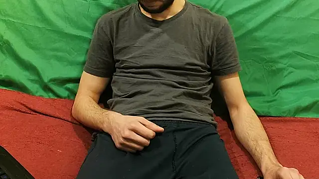 Snapshot of henryaxe chatting on March 3, 10:52 pm henryaxe online show from March 3, 10:52 pm