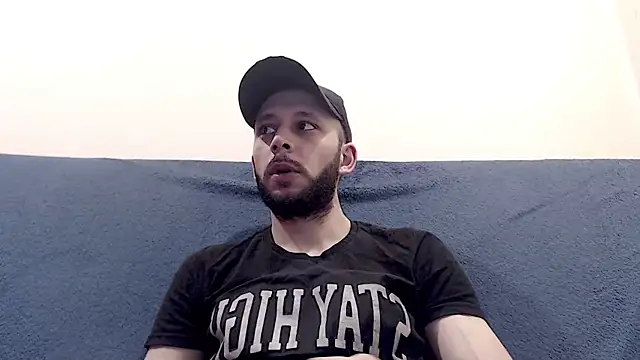 Snapshot of henryaxe chatting on March 7, 6:00 pm henryaxe online show from March 7, 6:00 pm