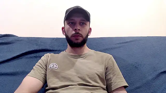 Snapshot of henryaxe chatting on March 11, 11:12 am henryaxe online show from March 11, 11:12 am