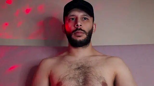 Snapshot of henryaxe chatting on September 14, 10:53 pm henryaxe online show from September 14, 10:53 pm