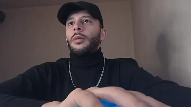 Snapshot of henryaxe chatting on September 24, 11:19 pm henryaxe online show from September 24, 11:19 pm