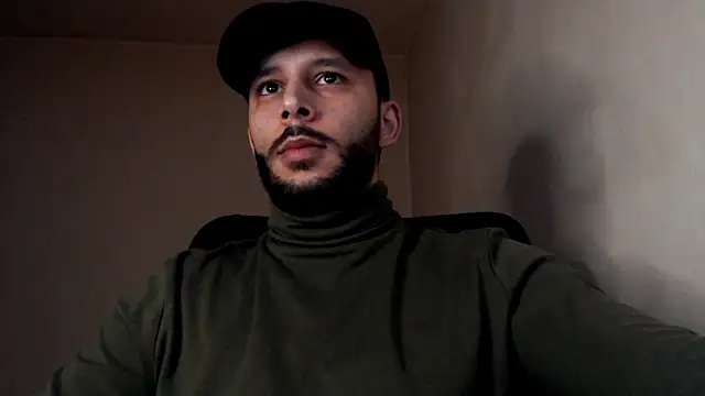 Snapshot of henryaxe chatting on October 15, 11:38 pm henryaxe online show from October 15, 11:38 pm